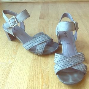 Gabor comfortable low heels size 7